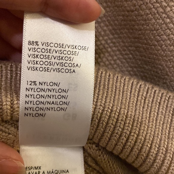 Liverpool Los Angeles | Womens Texture Blocked Raglan Sweater Sand Heather - Picture 8 of 9